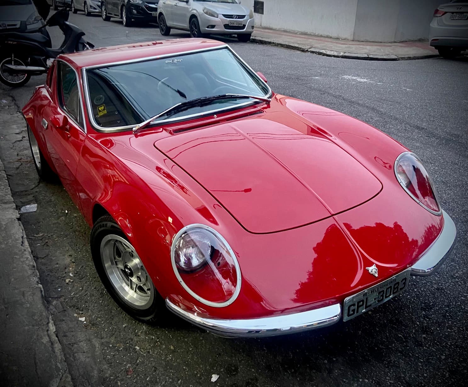 carro Puma GT 1600 vermelho 1971