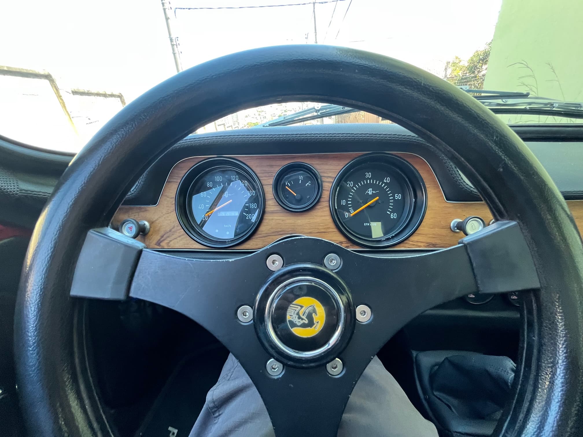 carro Puma GT 1600 vermelho 1971
